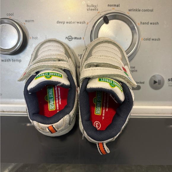 Vintage Y2K 2008 Sesame Street Kids Sneakers - Elmo, Grouch, Cookie Monster - Picture 5 of 10